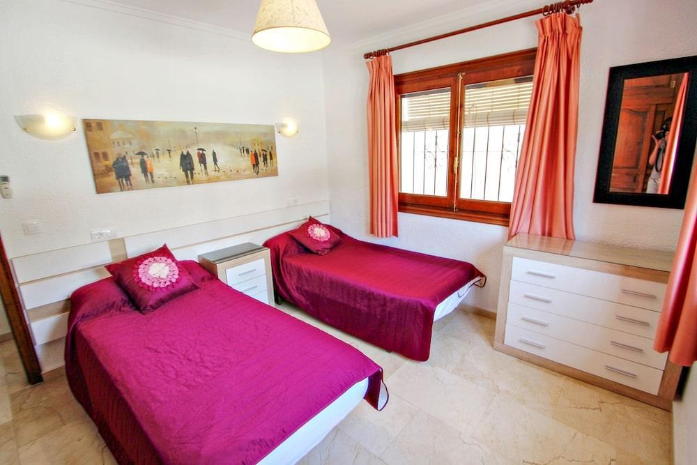 Juanjo - Lovely Detached In
